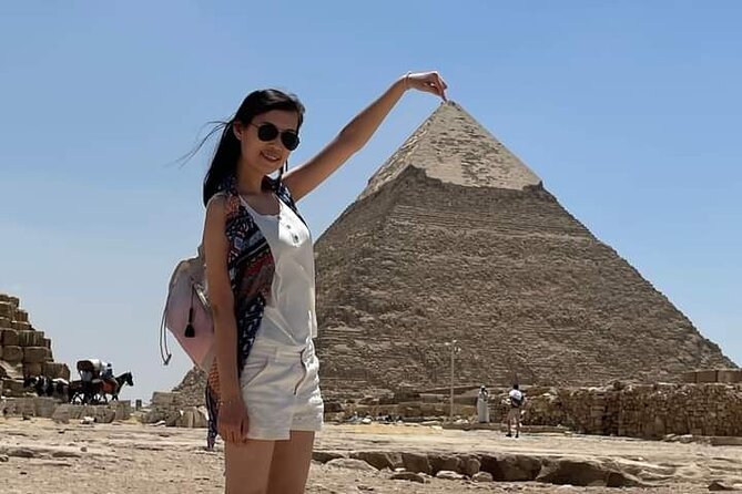 Half day Giza pyramids and Sphinx tour with an Egyptologist - Khafre’s pyramid and the surviving upper stones