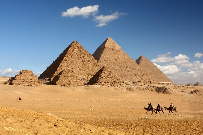 Half-Day Private tour to Pyramids of Giza and Sphinx - Hotel pickup and the ride to Giza