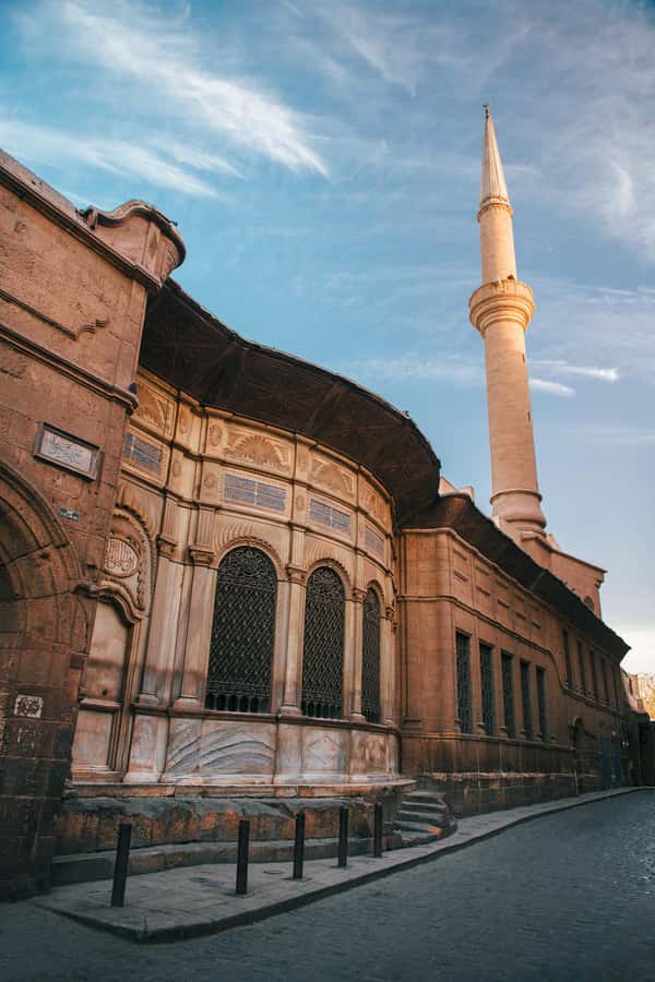 Half Day Tour: El Moez Street, Al Azhar Park and Bazar - Who should book this experience?