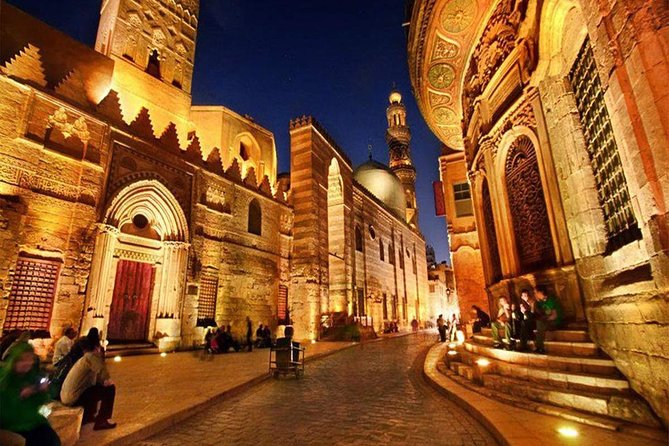 Half Day Tour: El Moez Street, Al Azhar Park and Khan EL Khalili Bazaar - Khan el Khalili: shopping with a guide’s help