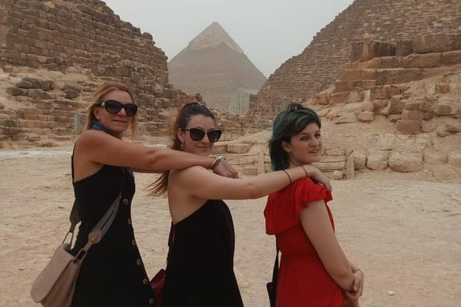 Half Day Tour To Giza Pyramids & Sphinx From Cairo Airport - Menkaure’s Pyramid: Smaller, But Not an Afterthought