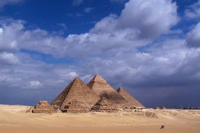 Half Day Tour to Giza pyramids, sphinx Lunch and camel ridding - Who will get the most from this half-day tour