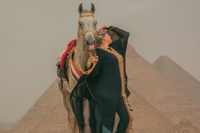 Horse or Camel Ride in Giza Pyramids - The high hill photo stop