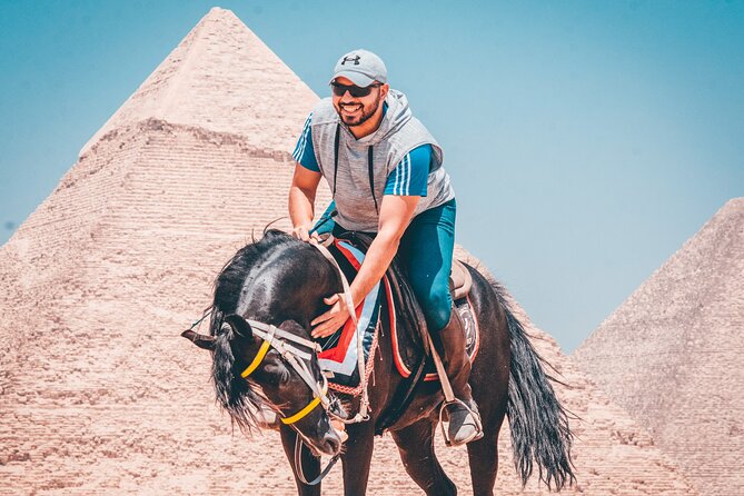 Horse or Camel Ride in Giza Pyramids - The return to the stable and dancing horse show