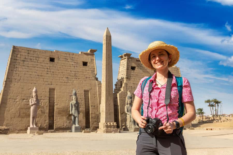 Hurghada: 2-Day Luxor Highlights & Hot Air Balloon & Hotel - Luxor Temple after dark