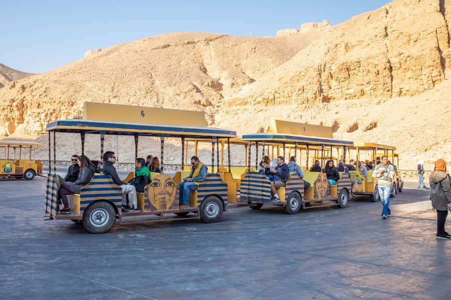 Hurghada: 2-Day Luxor Tour with Hotel, Balloon, & Boat Ride - Sunrise over the West Bank by hot-air balloon