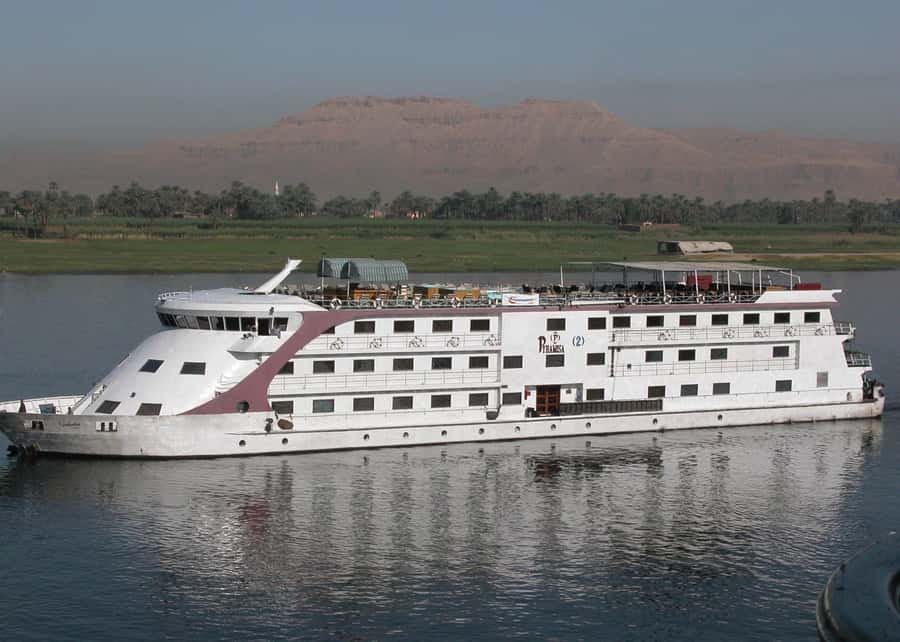 Hurghada: 5 Days Nile Cruise with Guided Tours & Abu Simbel - Day 3: Edfu Temple and sunset at Kom Ombo