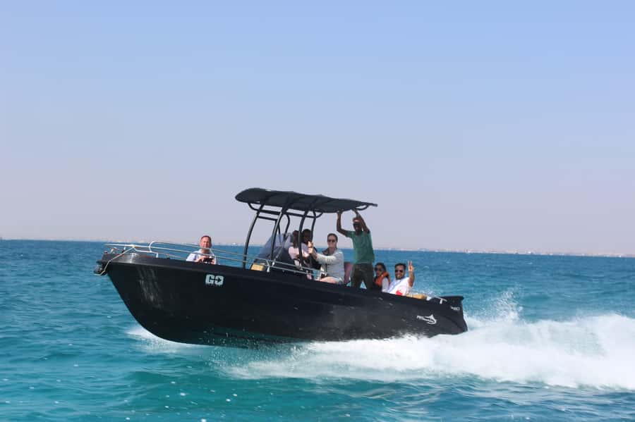 Hurghada: 6 Islands Tour with Dolphin Watching & Snorkelling - Pickup details that can affect your day
