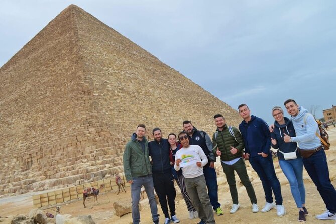 Hurghada Cairo Pyramids day tour by plane - Small group - Giza Pyramids: the day’s biggest moment
