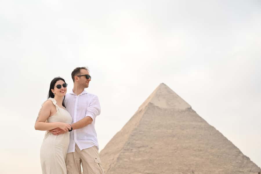 Hurghada Day Trip to Giza Pyramids, Sphinx, Museum and lunch - Giza Pyramids: the morning headline act
