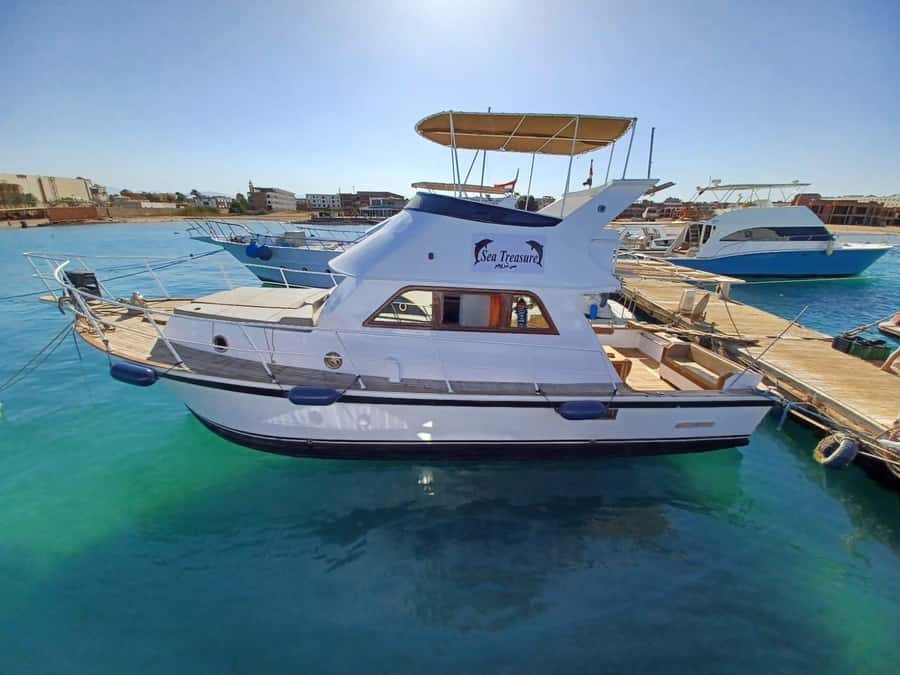 Hurghada: Elegance Yacht Cruise To Orange bay Island W lunch - What the $33 price really covers