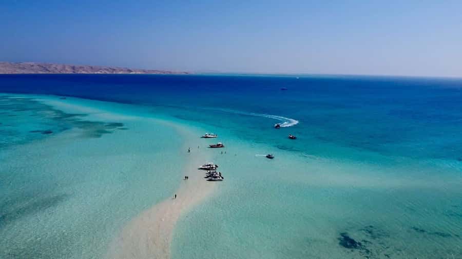 Hurghada: Elegance Yacht Cruise To Orange & Magawish island - What the crew adds to the day