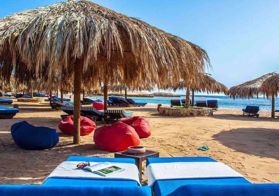 Hurghada: Full-Day Snorkeling Tour in Sharm El Naga w/Lunch - Getting into the Red Sea