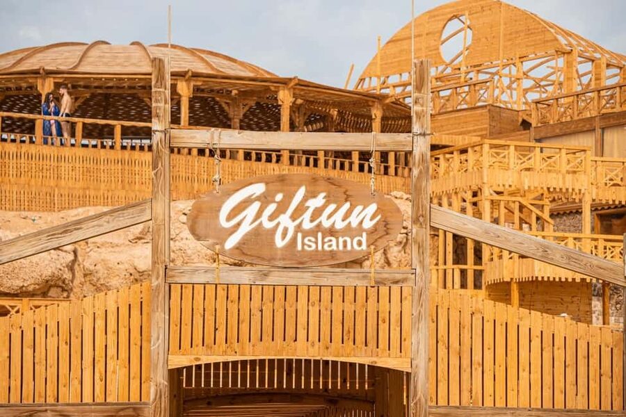 Hurghada: Giftun Island with breakfast, lunch & Water Sports - Who should book this boat trip?