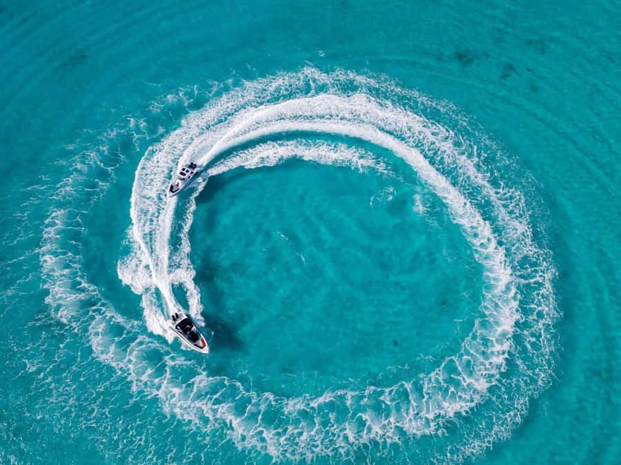 Hurghada: Hula Hula Speedboat w/ Optional Snorkeling & Lunch - Banana boats, sofa rides, and the social side