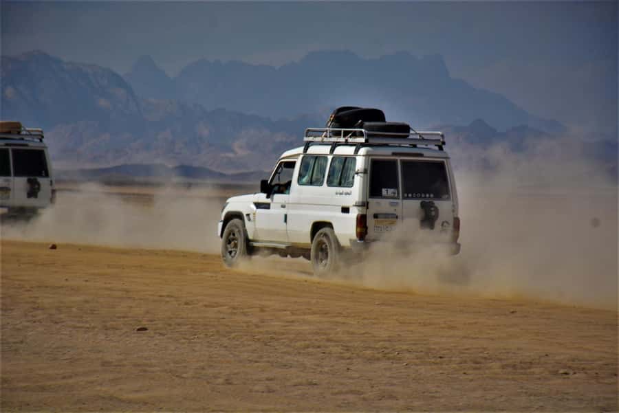 Hurghada: Jeep Safari with Camel Ride, Dinner and Show - The first 25km: a proper taste of desert driving