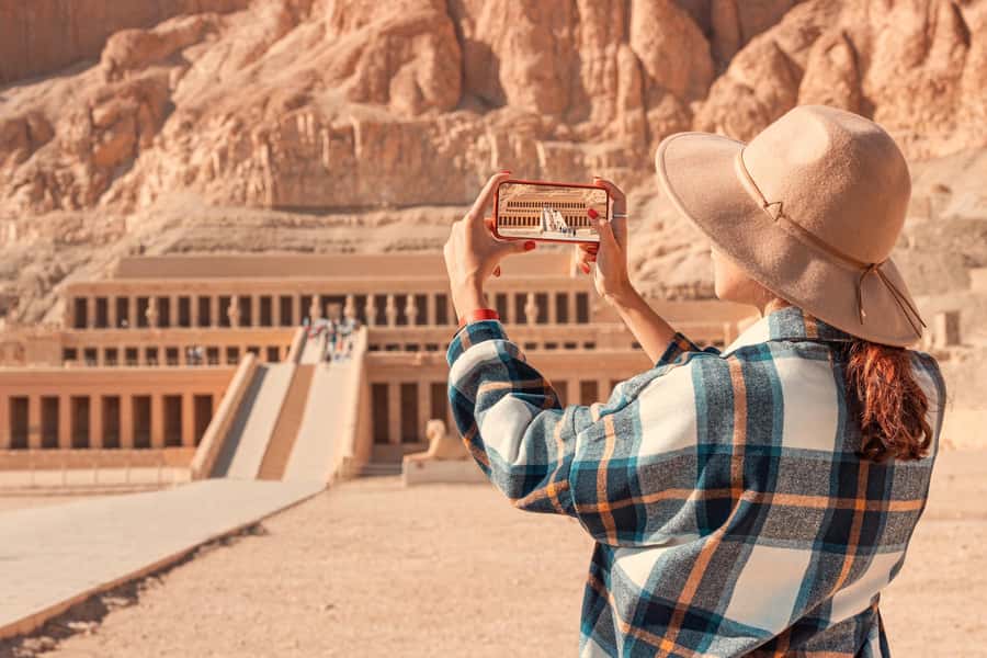 Hurghada: Luxor Hot Air Balloon Ride and Day Tour With Meals - Inside three tombs in the Valley of the Kings