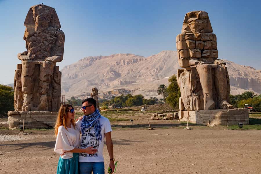 Hurghada: Luxor Hot Air Balloon Ride and Day Tour With Meals - Hatshepsut’s temple beneath the cliffs