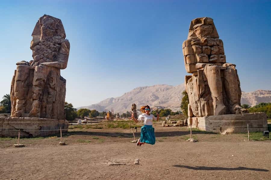 Hurghada: Luxor Tour with Valley of Kings, Karnak & Tut Tomb - Crossing the Nile for lunch