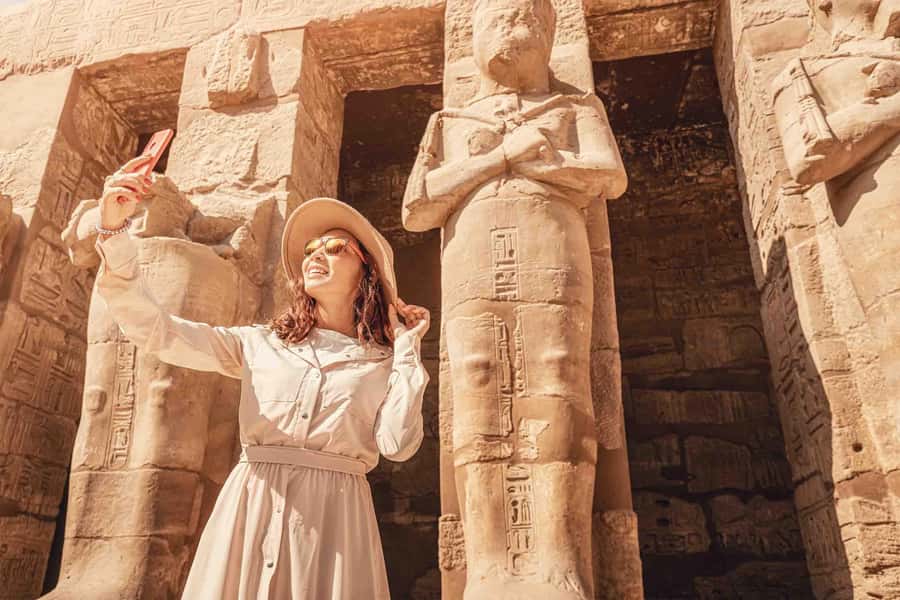 Hurghada: Luxor Tour with Valley of Kings, Karnak & Tut Tomb - The Valley of the Kings and the tombs