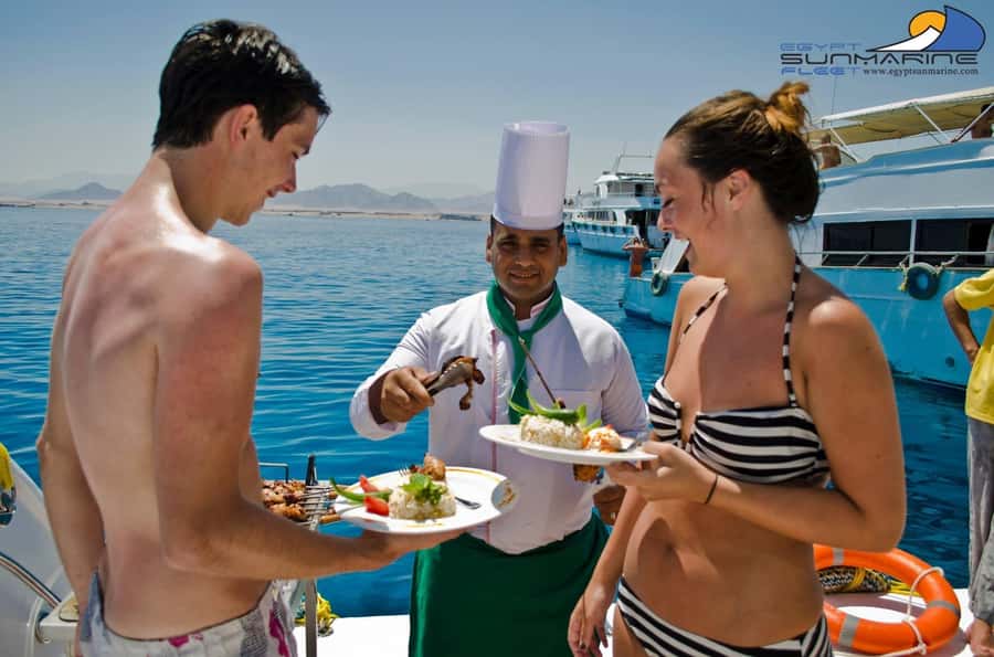 Hurghada: Luxury Orange Bay Cruise with Lunch and Pickup - What $26 really gets you