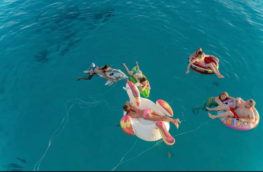 Hurghada: Luxury Yacht Trip with Personal Crew and Chef - What the Luxury Yacht Really Adds