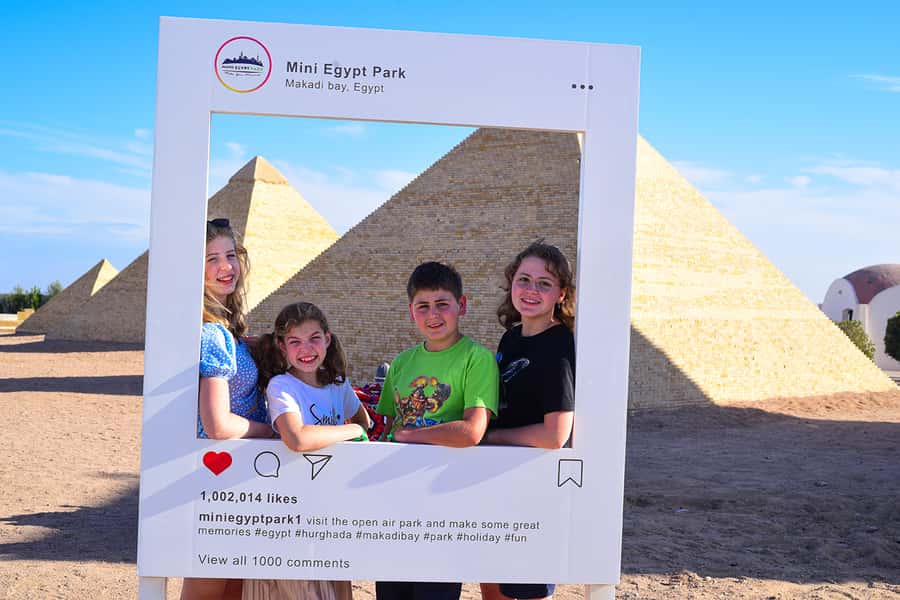 Hurghada: Mini Egypt Park Entry Ticket, Tour, and Transfers - Luxor, Karnak, and the Valley of the Kings