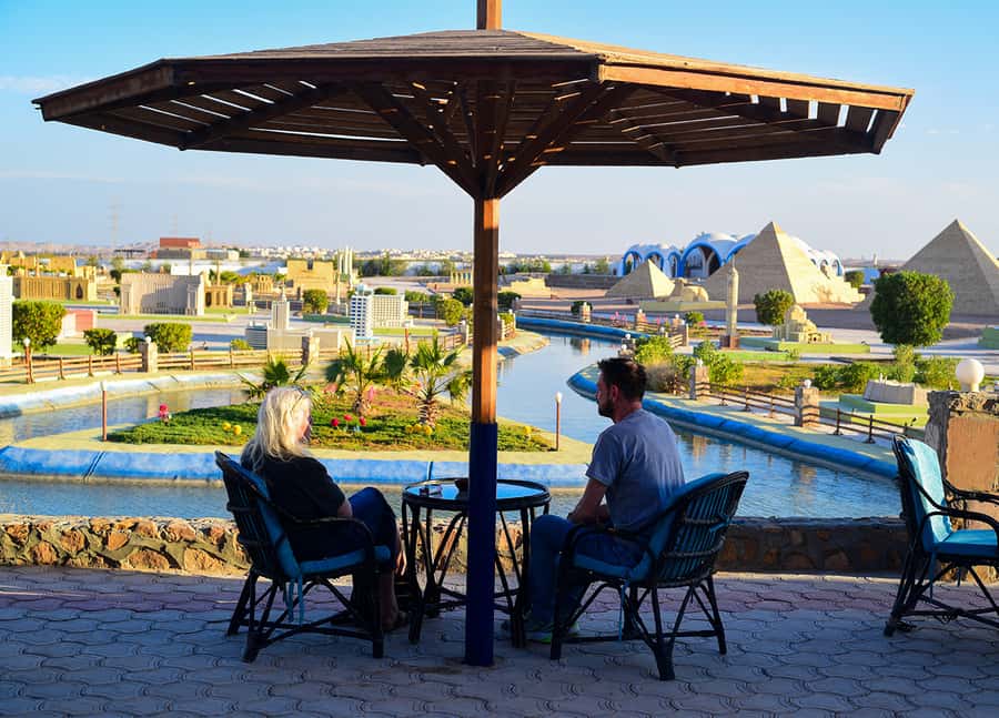 Hurghada: Mini Egypt Park Entry Ticket, Tour, and Transfers - Heat, shade, and moving around the park
