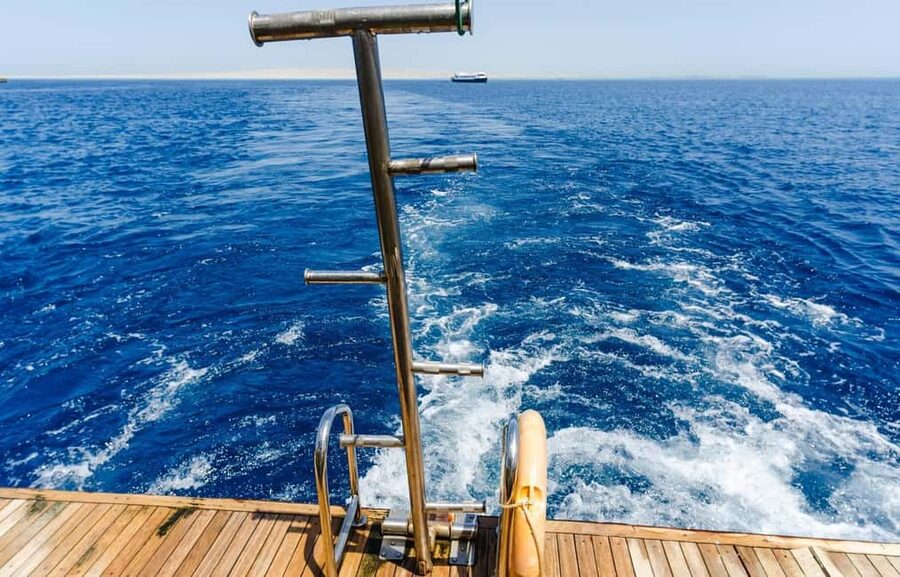 Hurghada: Orange Bay Day Trip with Water Sports and Lunch - Key points at a glance