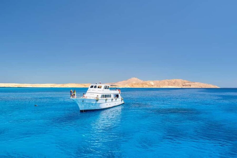 Hurghada: Orange Bay Day Trip with Water Sports and Lunch - Who should book this yacht day?