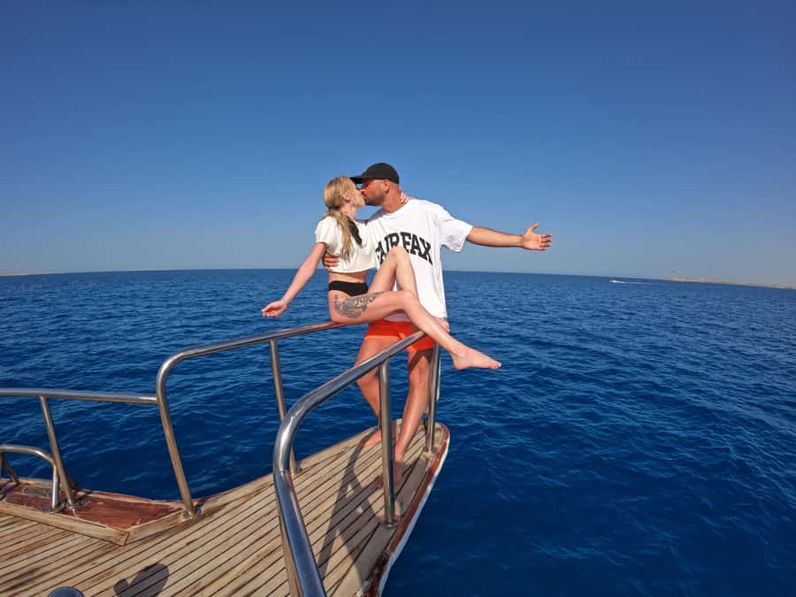 Hurghada: Orange Bay Island with breakfast, lunch & watersports - Banana boat or sofa ride for a quick thrill