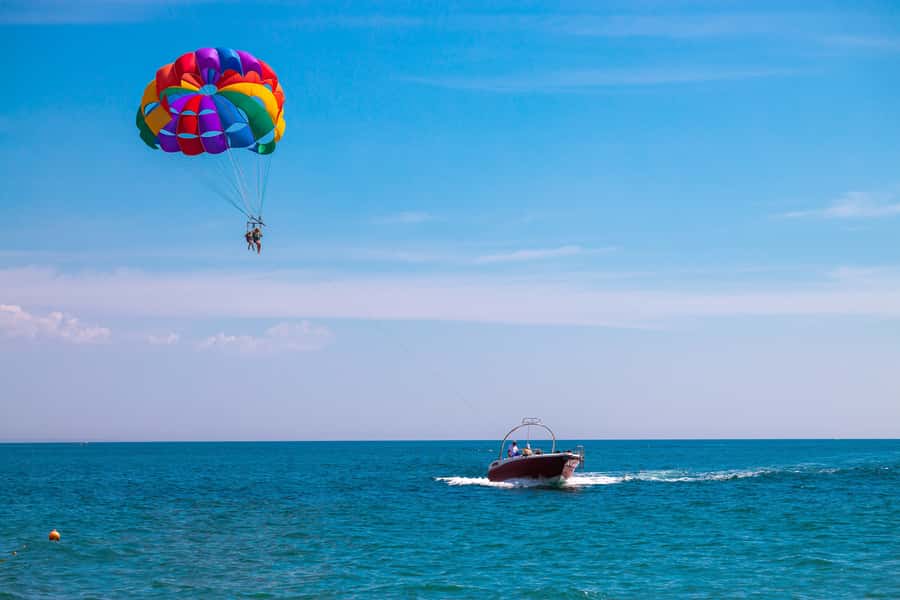 Hurghada: Parasailing Adventure on the Red Sea - Who should book this Hurghada flight?