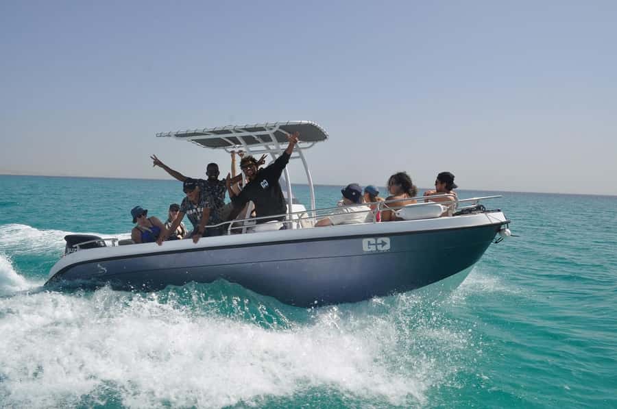 Hurghada: Private Speedboat Adventure with Snacks & Pick-up - Abu Ramada, turtles, and marine life