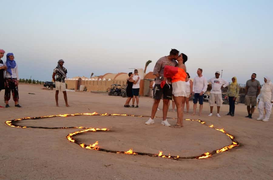 Hurghada: Quad Bike and Camel Ride with Dinner and Show - Guides and language support