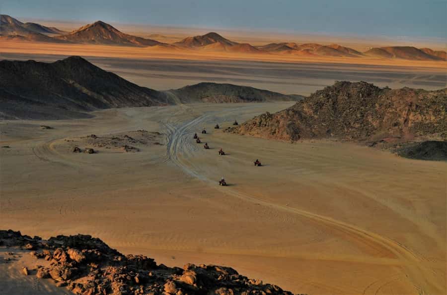 Hurghada: Red Sea Desert Quad Biking Tour & Sand Mountain - Climbing the sand mountain