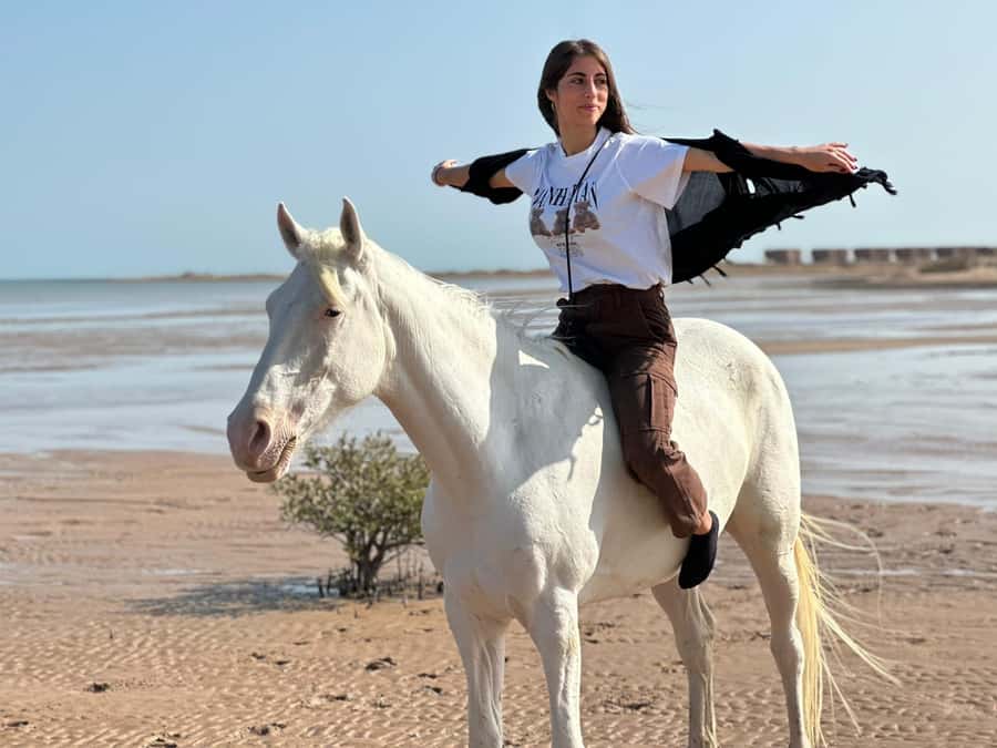 Hurghada: Sea & Desert Horse Riding tour/w Swimming&Transfer - Swimming with the horses in warm weather