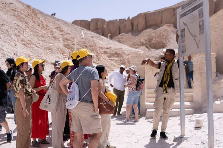 Hurghada: Small-Group Luxor Highlights & Tut Tomb Day Tour - Colossi of Memnon: a quick stop with real scale
