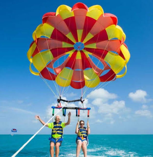 Hurghada: Speedboat Parasailing Adventures & Hotel Pick up - Parasailing above the Red Sea
