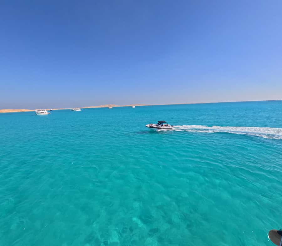 Hurghada: Turtle Bay Speedboat Tour with Snorkeling - Optional rides and sea scooters