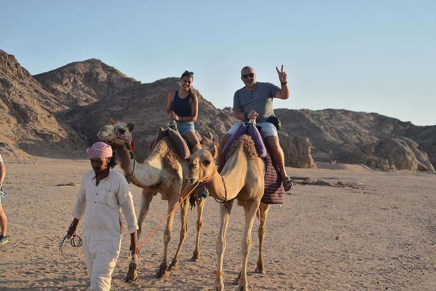 Hurghada: Unique Bedouin Craft, Handmade and Star Watching - Traditional clothing and desert photographs