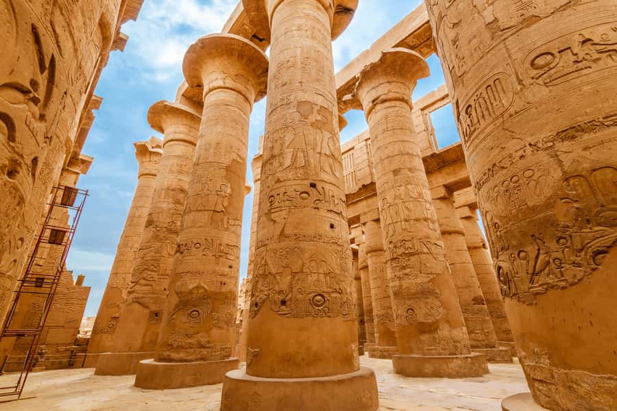 Hurghada: Valley of Kings Hatshepsut & Karnak Luxor Day Trip - Lunch near Luxor and the Nile crossing