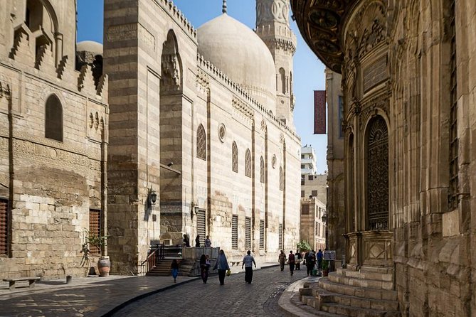 Islamic Cairo Walking Tour: Khan el Khalili, Al-Azhar Mosque - Crossing to Al Azhar Mosque