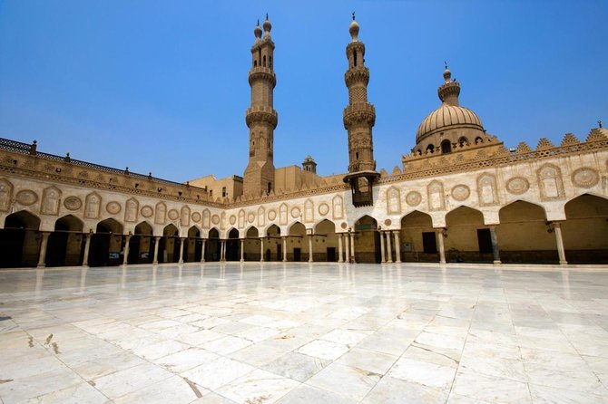 Islamic Cairo Walking Tour: Khan el Khalili, Al-Azhar Mosque - The guides make the difference