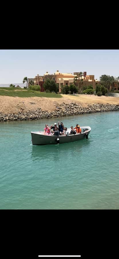 Lagoon trip El Gouna - Kafr old town and downtown views