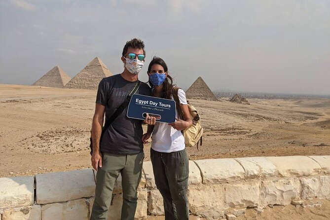 Layover tour to Giza Pyramids & Egyptian museum - Khan el-Khalili: souvenirs at the end of the route