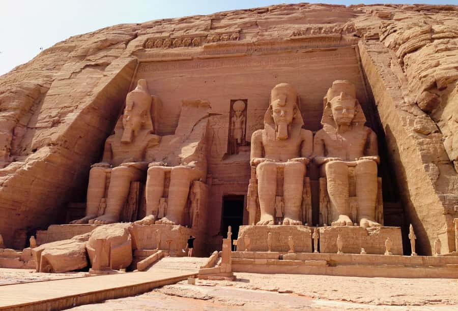 Luxor: Abu Simbel Temple Private Guided Day Trip with Lunch - The first sight of Ramses II’s temple