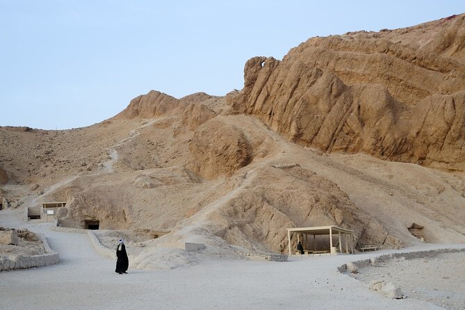 Luxor Day Tour: Explore Valley of Kings, Queens, Hatshepsut& More - Medinet Habu and the power of Ramses III