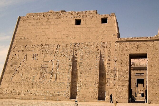 Luxor Day Tour: Explore Valley of Kings, Queens, Hatshepsut& More - Deir el-Medina: the people behind the royal tombs