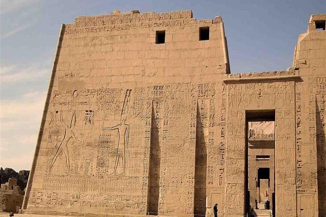 Luxor Day Tour: Valley of Kings & Queens & Hatchepsut Temples - Hatshepsut’s temple at Deir el-Bahari