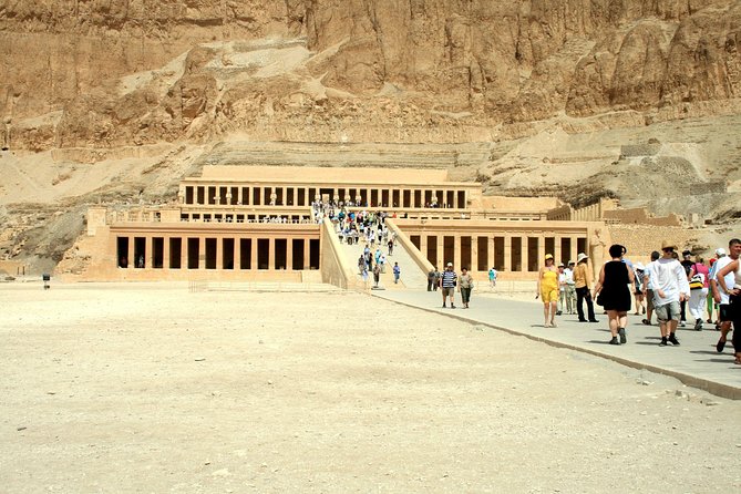 Luxor Day Tour: Valley of Kings & Queens & Hatchepsut Temples - The Valley of the Queens and Nefertari